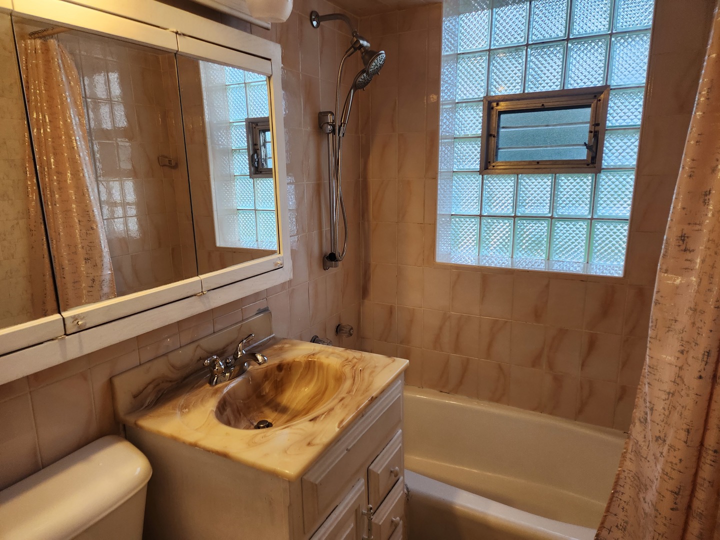 215 North Westgate Road Mount Prospect, IL 60056 - Photo 12 of 25 Gallery Image 12