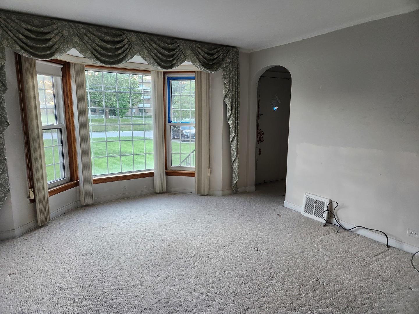 215 North Westgate Road Mount Prospect, IL 60056 - Photo 3 of 25 Gallery Image 3
