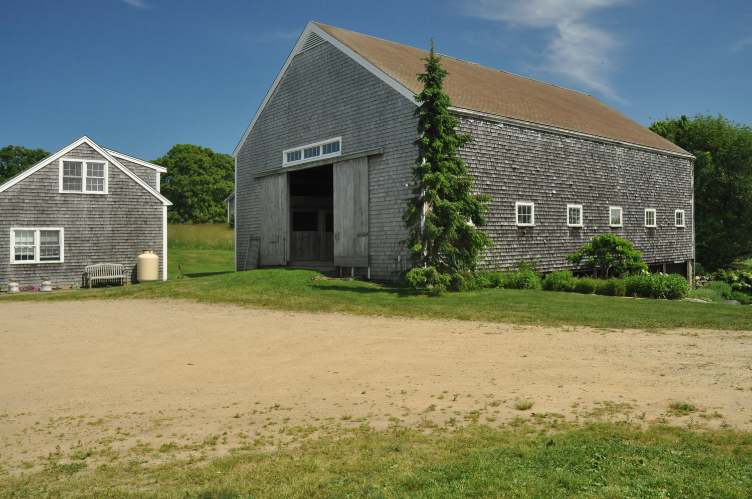 140 Merry Farm Road West Tisbury, MA 02568 - Photo 4 of 32