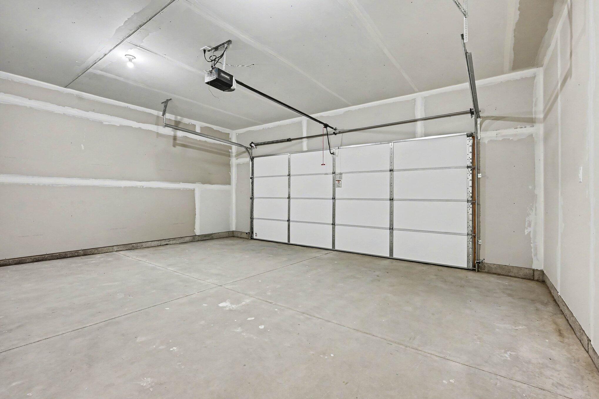 5882 Mullen Ridge Drive Delton, MI 49046 - Photo 25 of 38 022_file_1010