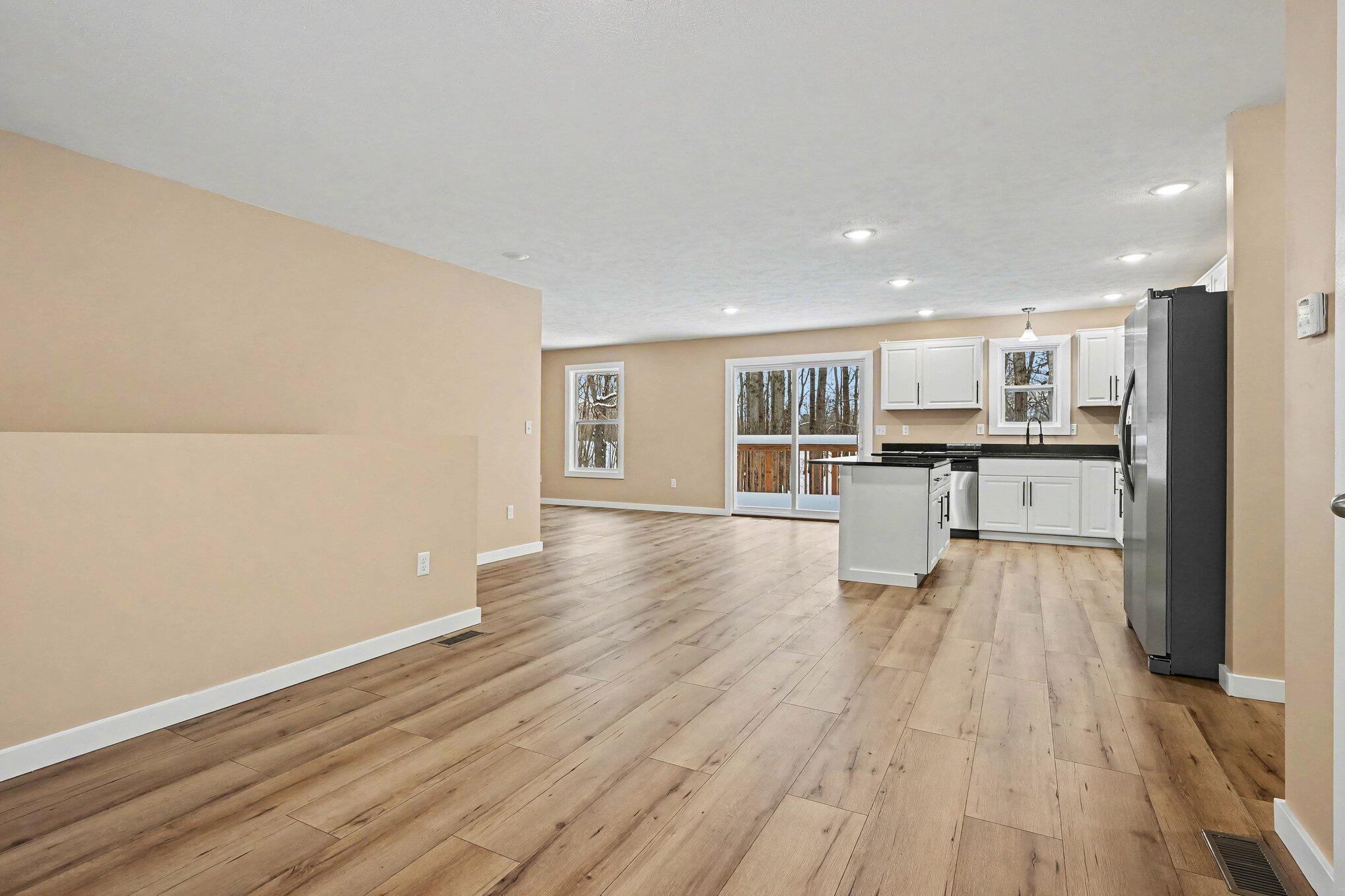 5882 Mullen Ridge Drive Delton, MI 49046 - Photo 9 of 38 005_file_7754