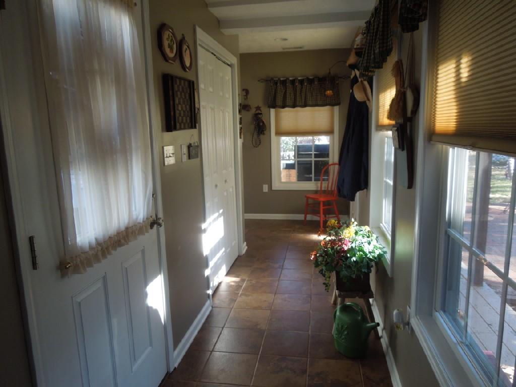 1034 Persinger Road Southwest Roanoke, VA 24015 - Photo 21 of 51 DSCN6682.JPG