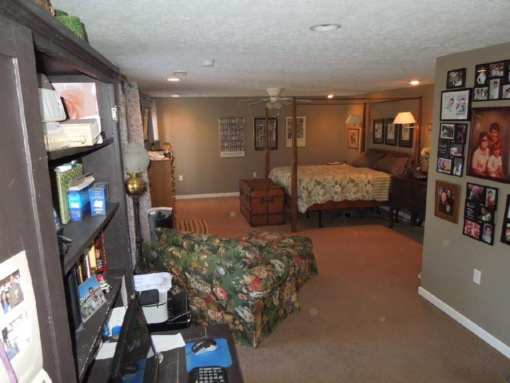 1034 Persinger Road Southwest Roanoke, VA 24015 - Photo 22 of 51 DSCN6667.JPG