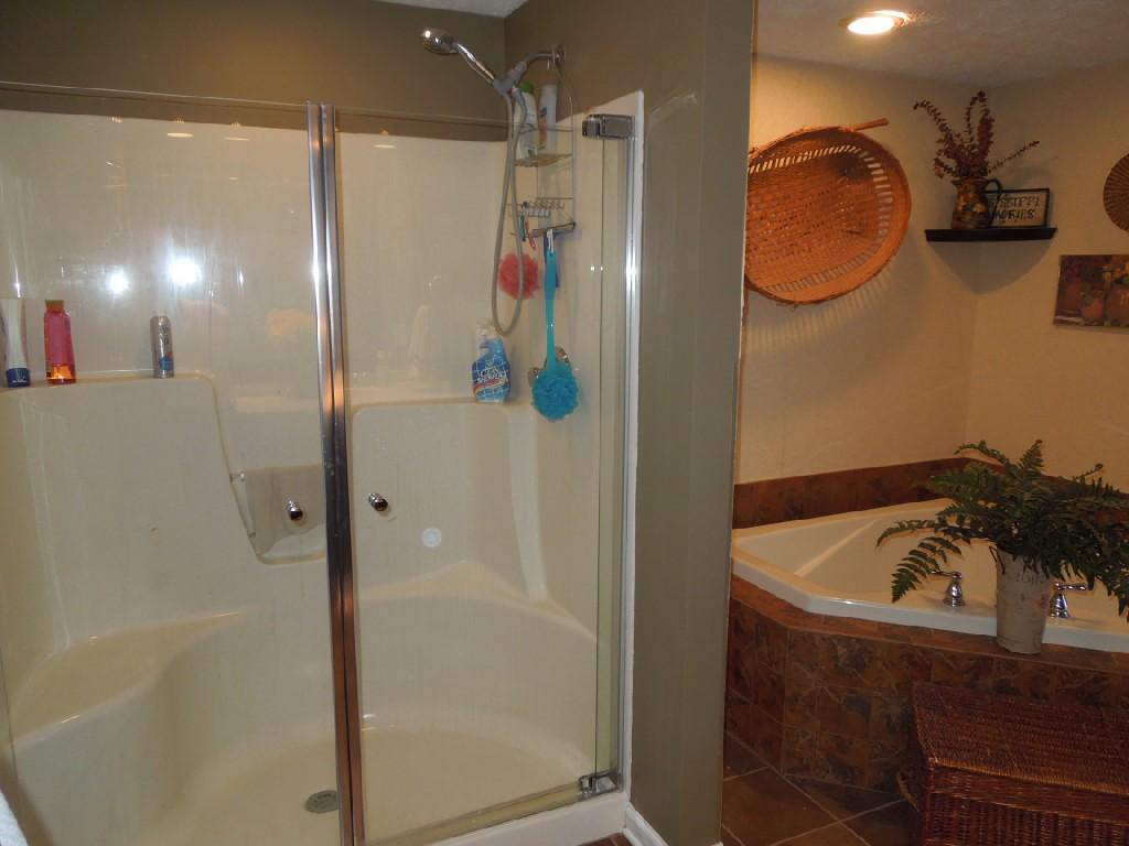 1034 Persinger Road Southwest Roanoke, VA 24015 - Photo 29 of 51 DSCN6678.JPG