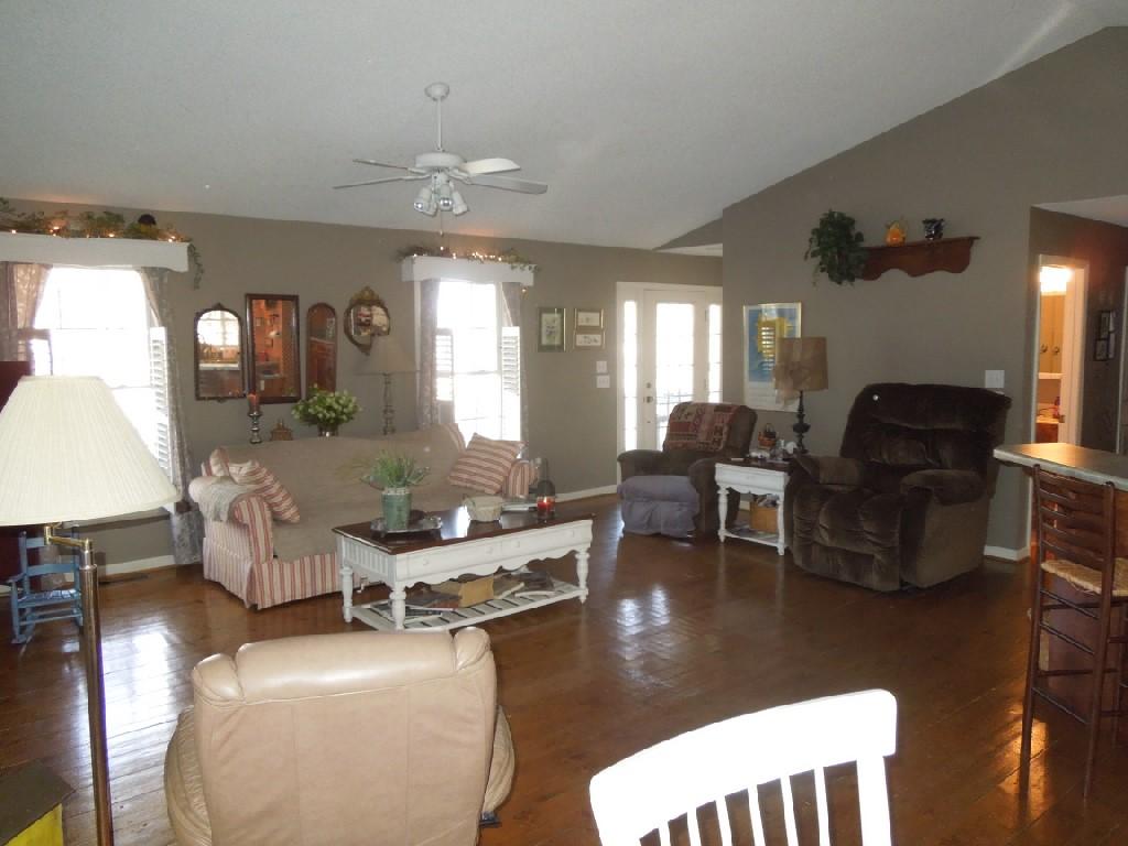 1034 Persinger Road Southwest Roanoke, VA 24015 - Photo 5 of 51 DSCN6688.JPG
