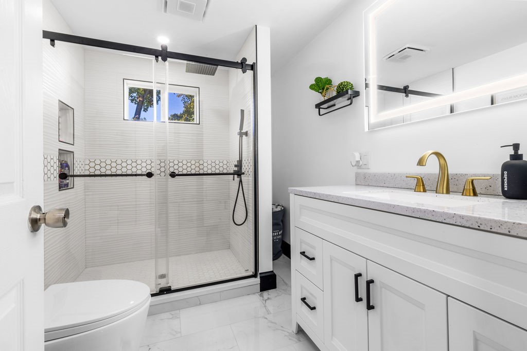 221 Holmes Road Warwick, RI 02888 - Photo 19 of 39 Full bathroom on the first level