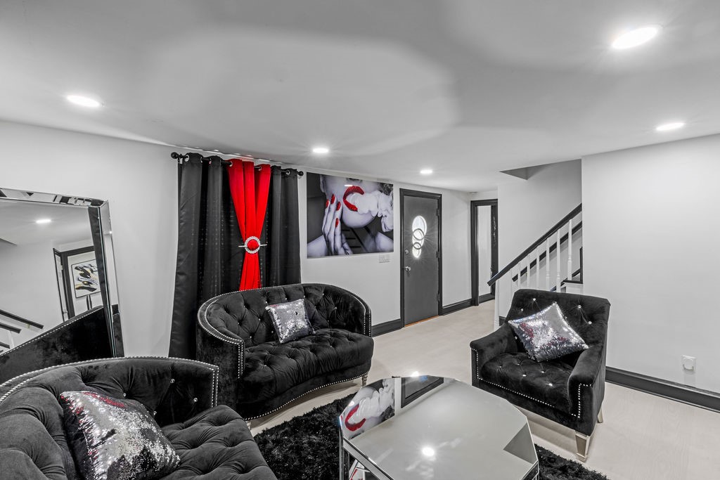 221 Holmes Road Warwick, RI 02888 - Photo 23 of 39