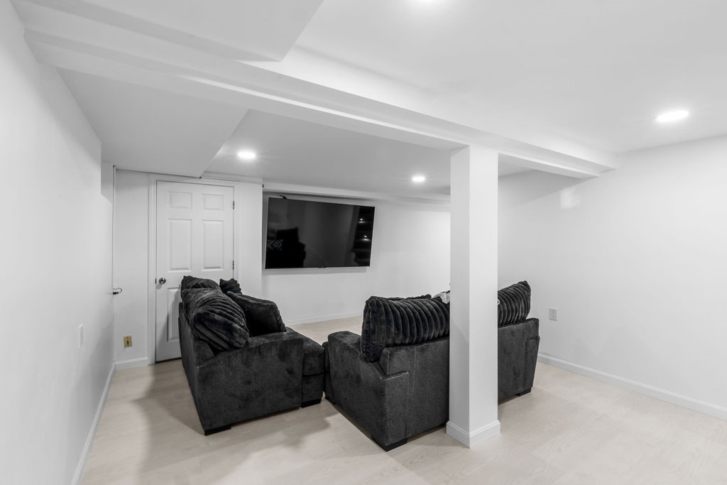 221 Holmes Road Warwick, RI 02888 - Photo 32 of 39