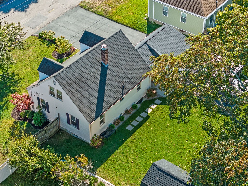 221 Holmes Road Warwick, RI 02888 - Photo 5 of 39