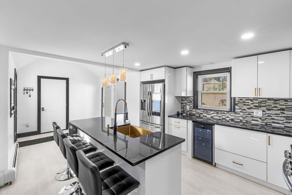 221 Holmes Road Warwick, RI 02888 - Photo 10 of 39