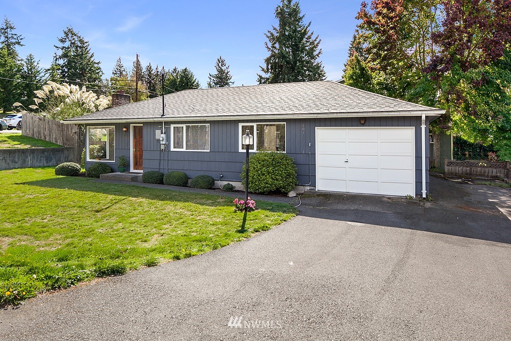 9008 220th Street Southwest Edmonds, WA 98026 - Photo 2 of 12 Gallery Image 2