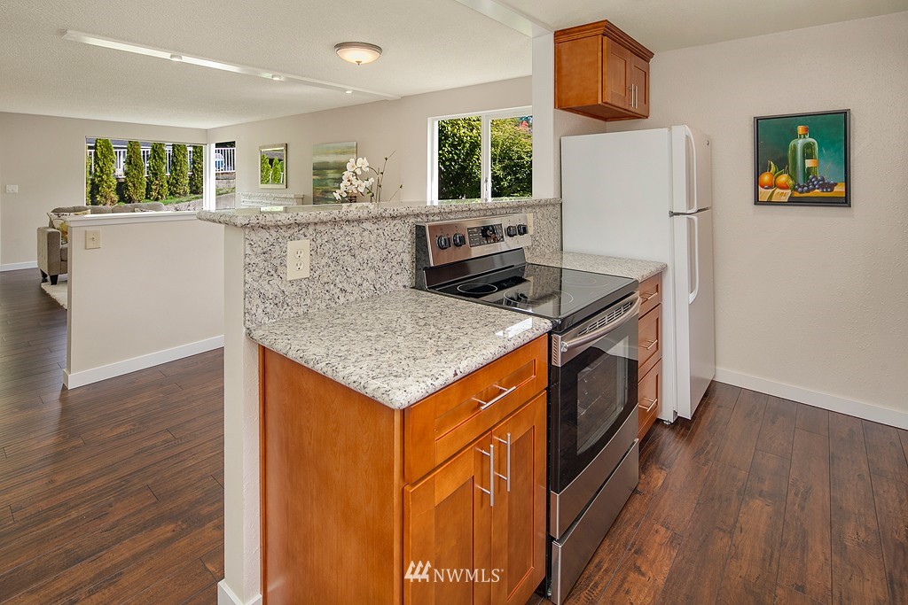 9008 220th Street Southwest Edmonds, WA 98026 - Photo 7 of 12 Gallery Image 7