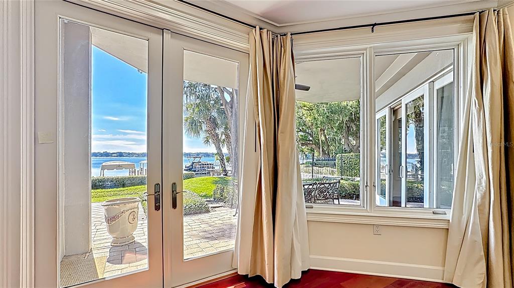 660 Osceola Avenue, Unit 101 Winter Park, FL 32789 - Photo 26 of 65 a view of a glass door with a glass door