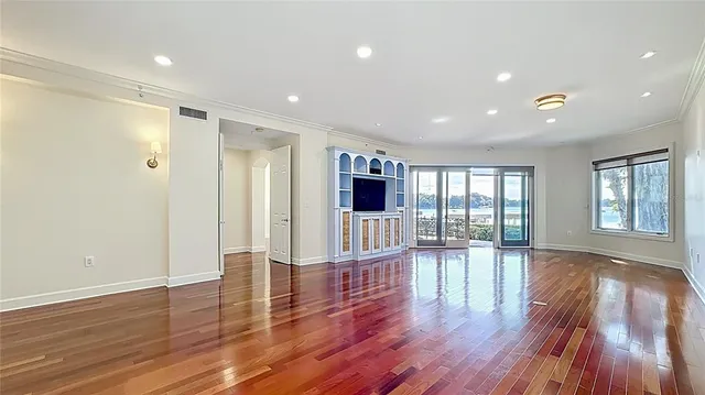 $2,295,000 | 660 Osceola Avenue, Unit 101, Winter Park, FL 32789