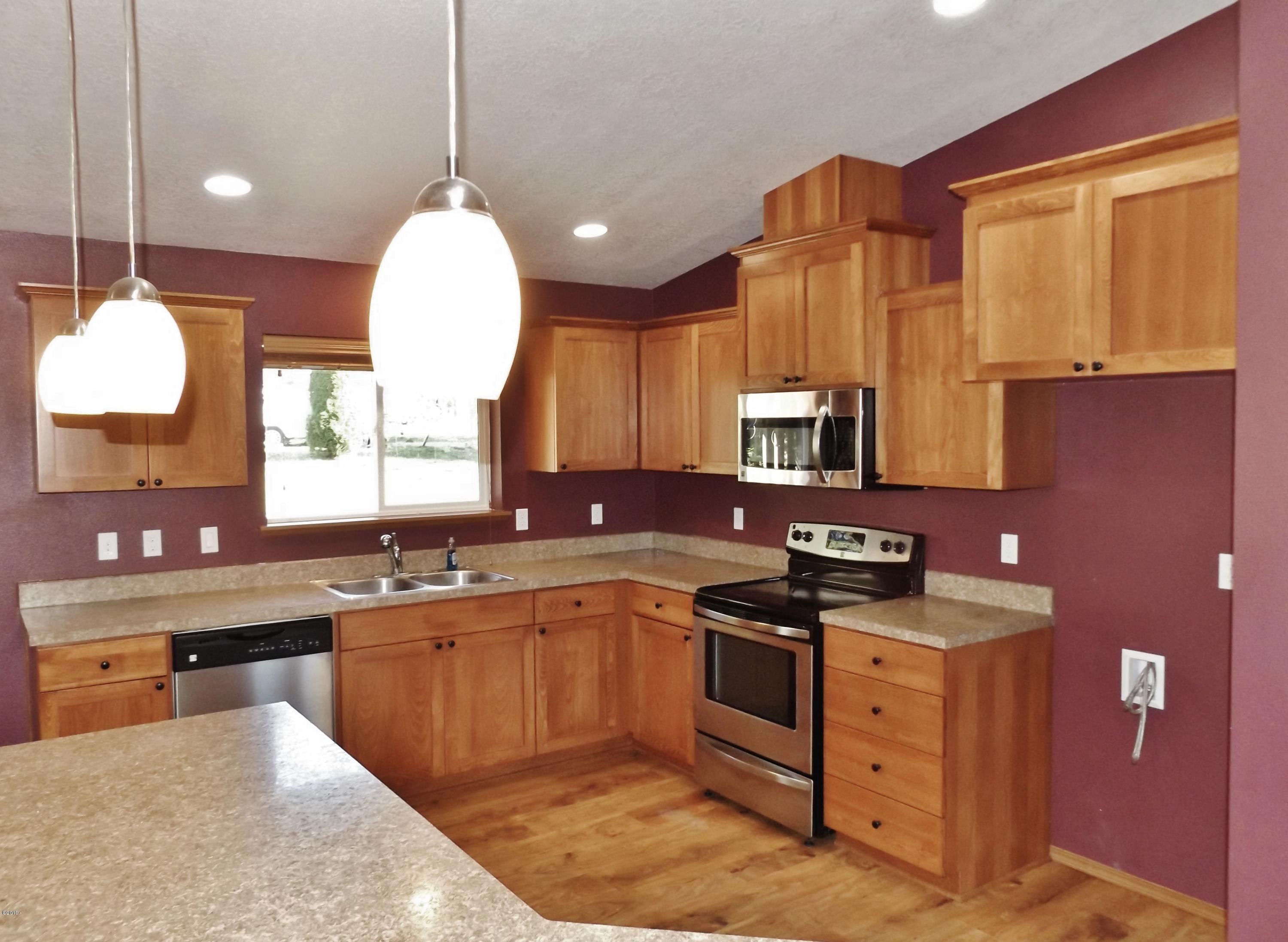 353 East Darkey Creek Road Waldport, OR 97394 - Photo 10 of 35 Kitchen