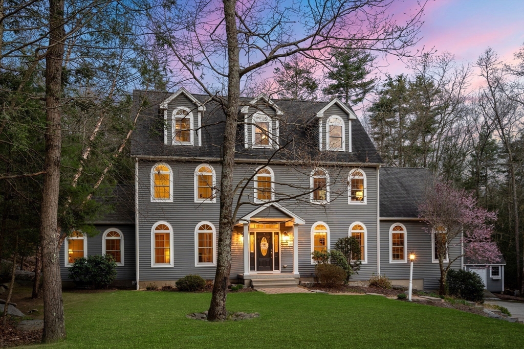 400 New Boston Road Sturbridge, MA 01566 - Photo 3 of 42 front view of house with a yard