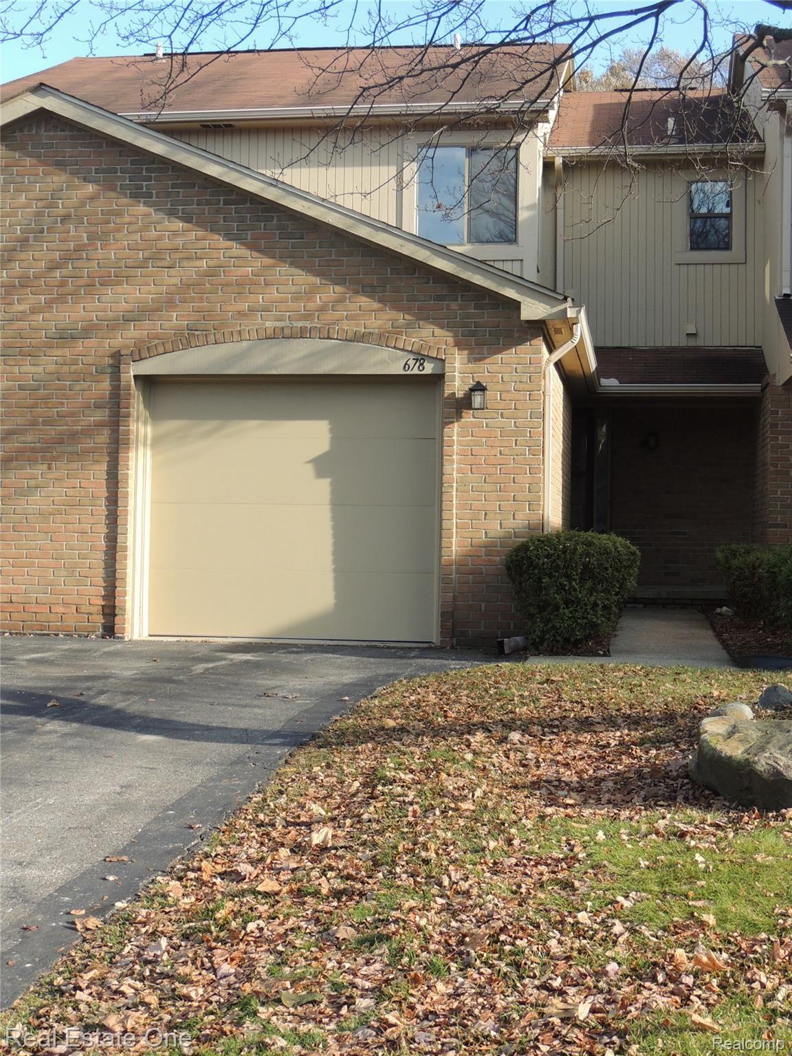 678 Tennyson, Unit 12 Rochester, MI 48307 - Photo 1 of 25 FRONT VIEW.JPG