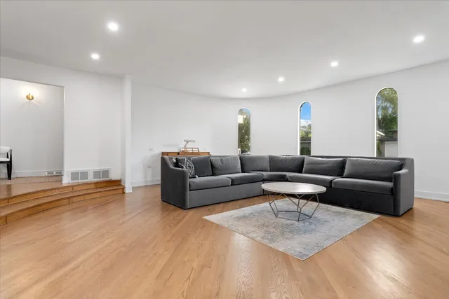 $849,500 | 515 Karey Court, Wilmette, IL 60091