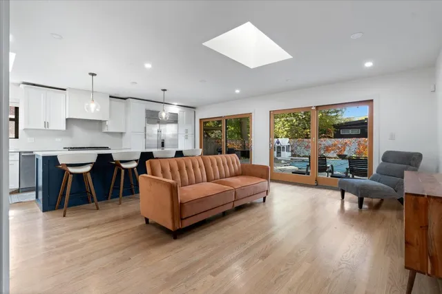 $849,500 | 515 Karey Court, Wilmette, IL 60091