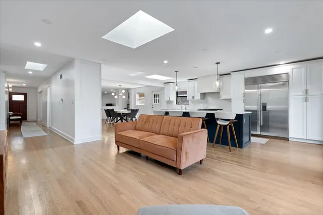 $849,500 | 515 Karey Court, Wilmette, IL 60091