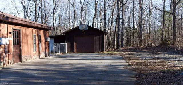 $285,000 | 3622 Lower Lake Road, Thomasville, NC 27360