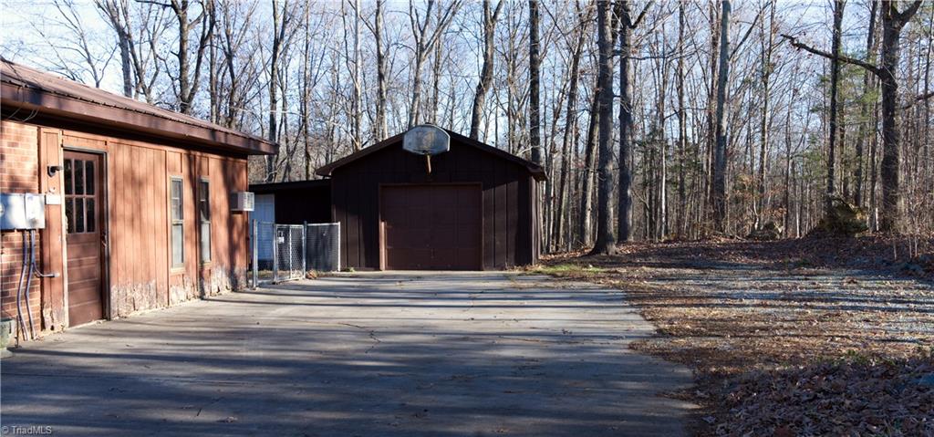 3622 Lower Lake Road Thomasville, NC 27360 - Photo 2 of 26