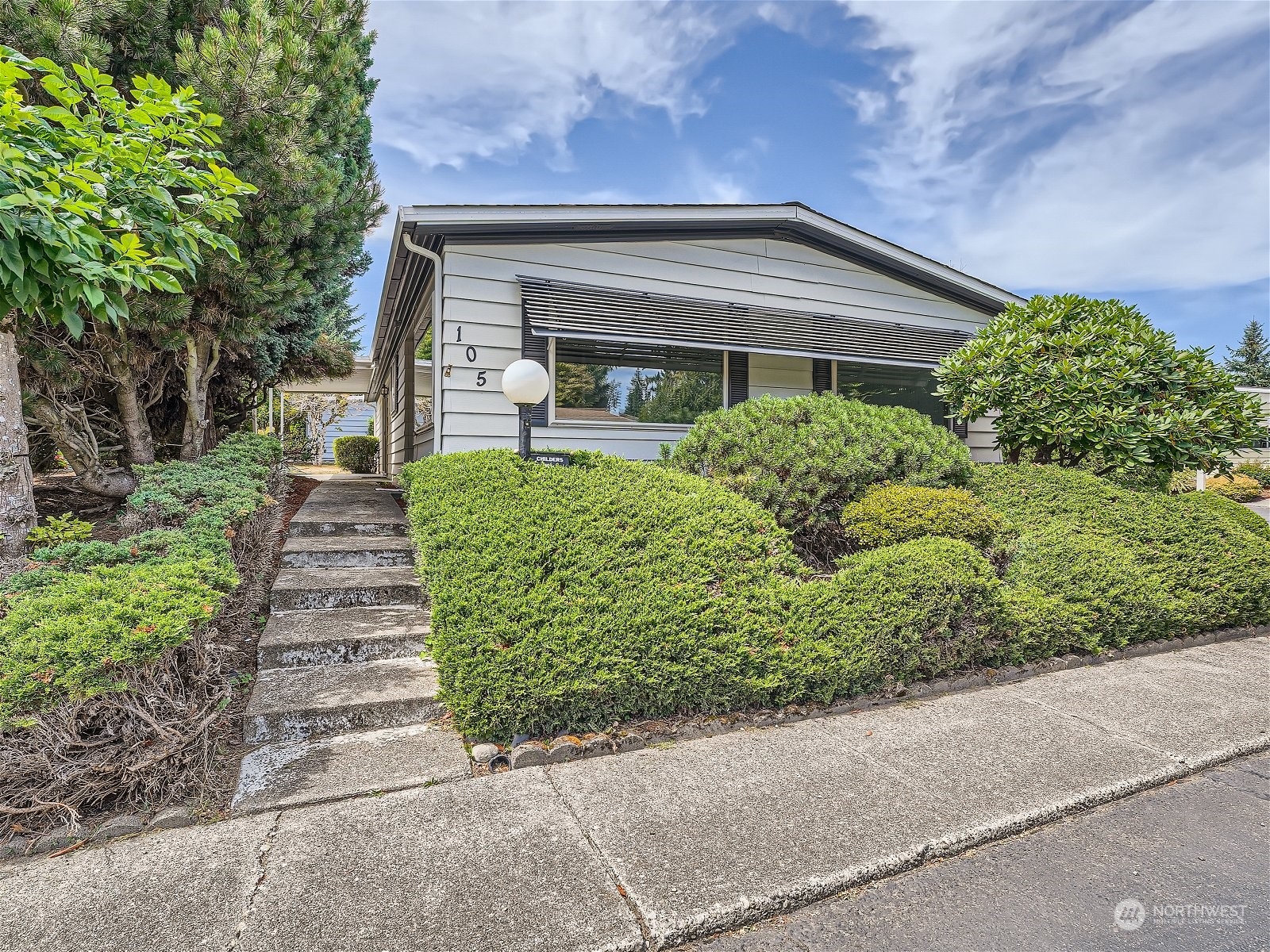 201 Union Avenue Southeast, Unit 105 Renton, WA 98059 - Photo 1 of 17 Gallery Image 1