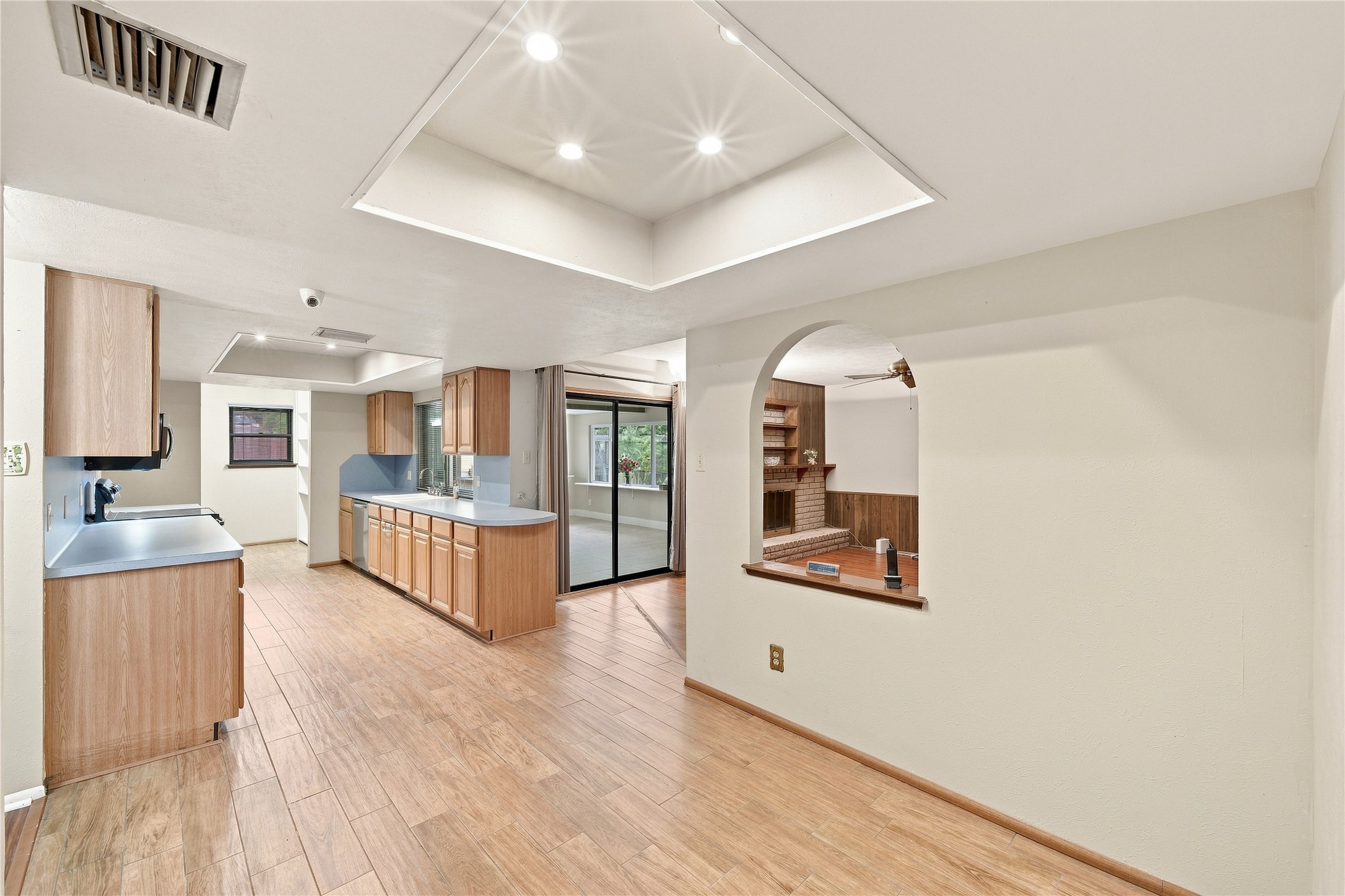 3814 Rolling Terrace Drive Spring, TX 77388 - Photo 10 of 39 Gallery Image 10