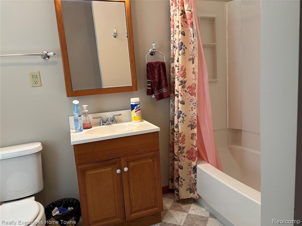1782 Maple Road Smiths Creek, MI 48074 - Photo 16 of 30
