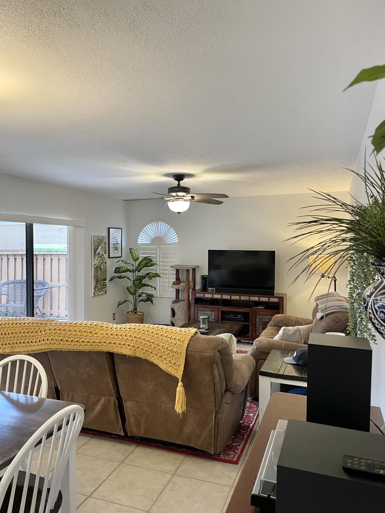 8171 Thames Boulevard, Unit B Boca Raton, FL 33433 - Photo 13 of 49 Dining-Living