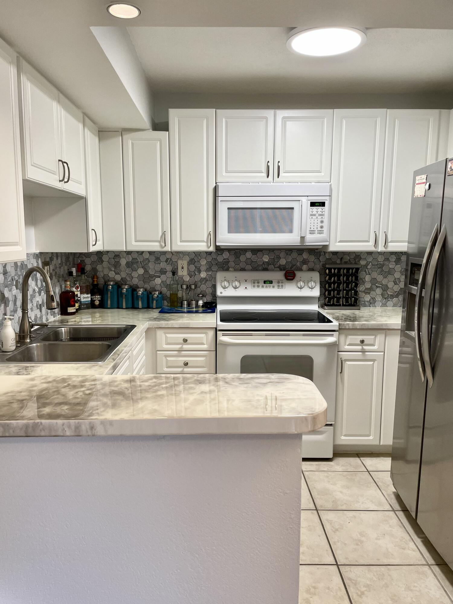 8171 Thames Boulevard, Unit B Boca Raton, FL 33433 - Photo 17 of 49 Kitchen