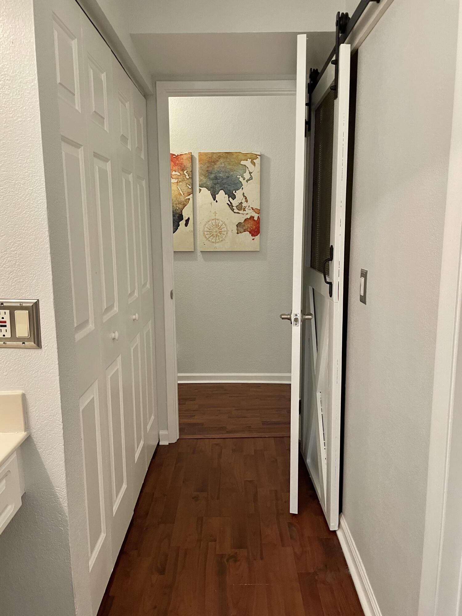 8171 Thames Boulevard, Unit B Boca Raton, FL 33433 - Photo 26 of 49 Hallway Master