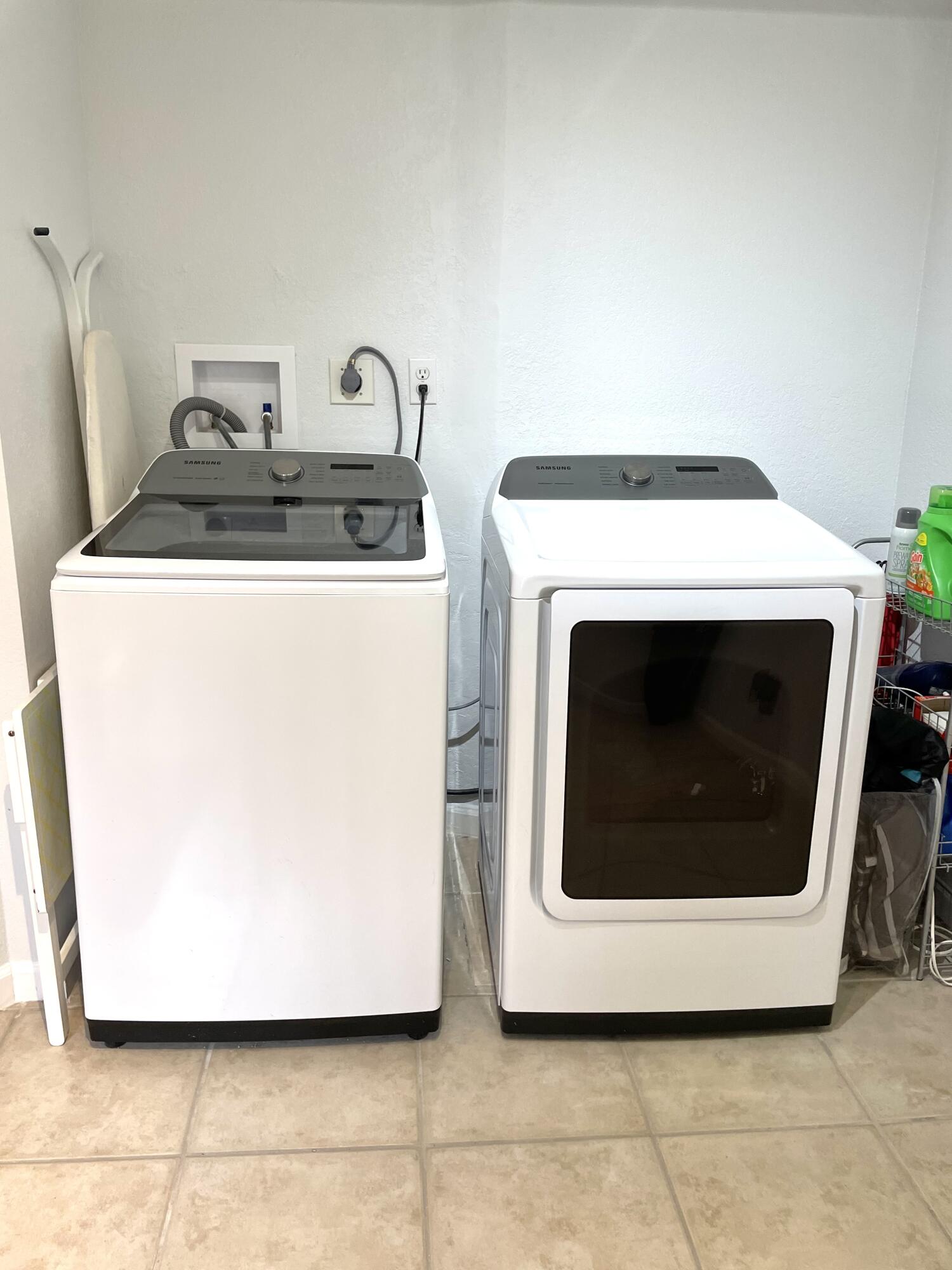 8171 Thames Boulevard, Unit B Boca Raton, FL 33433 - Photo 37 of 49 Washer & Dryer