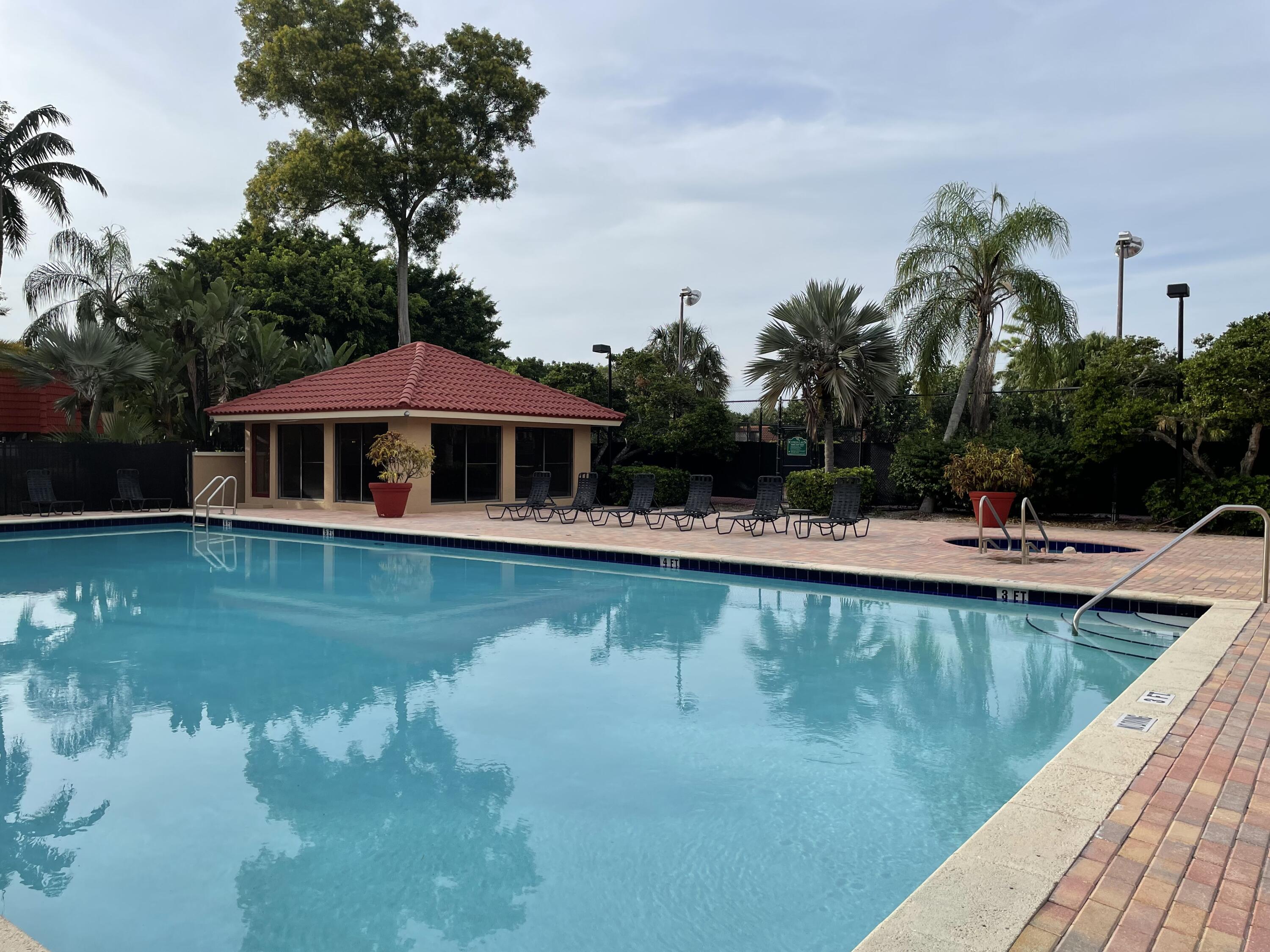 8171 Thames Boulevard, Unit B Boca Raton, FL 33433 - Photo 45 of 49 Pool & Jacuzzi