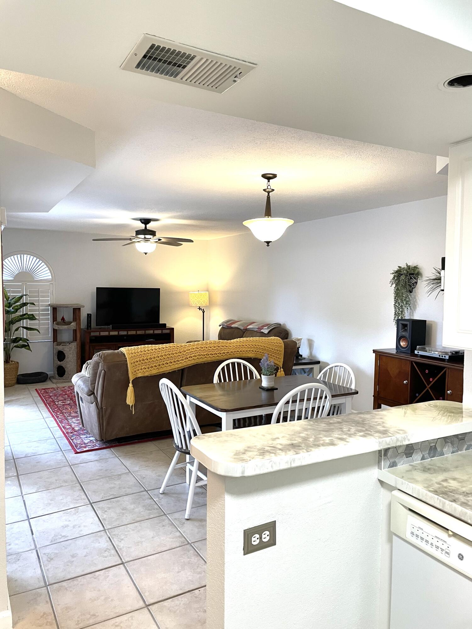8171 Thames Boulevard, Unit B Boca Raton, FL 33433 - Photo 9 of 49 Dining-Living