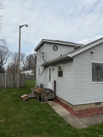 $69,900 | 2520 West 11th Street, Muncie, IN 47302