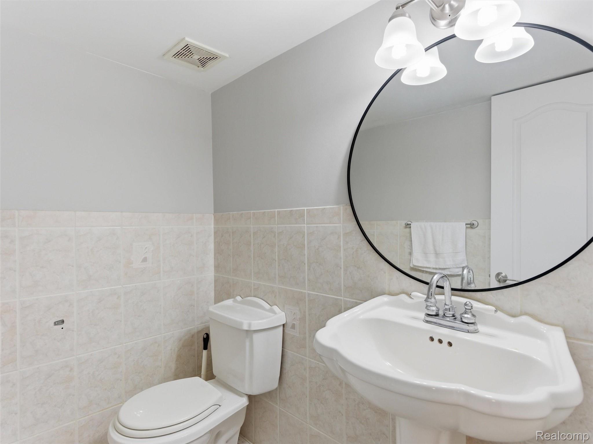 1087 Eagle Nest Drive Rochester, MI 48306 - Photo 28 of 39 39-DSC07348.jpg