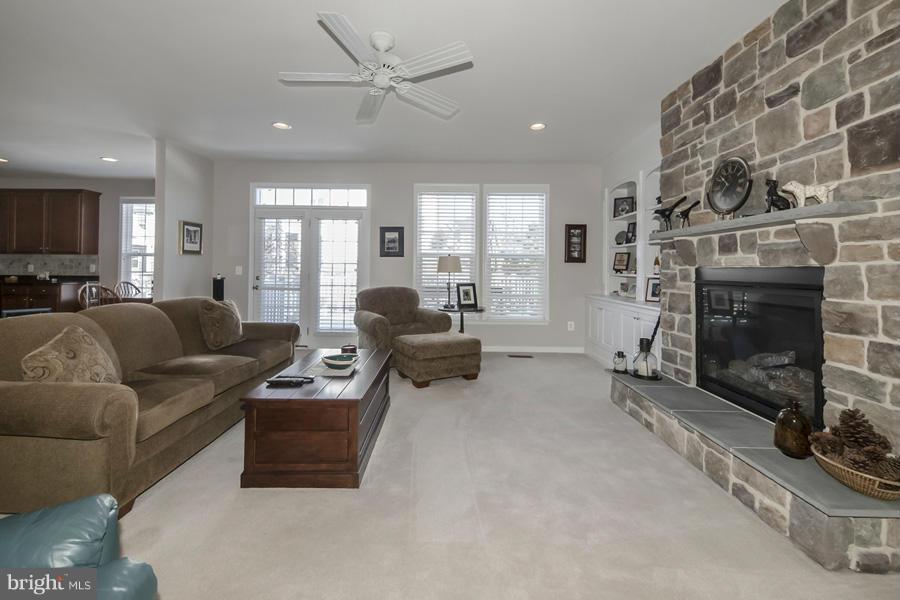 9306 Castle Hill Road Springfield, VA 22153 - Photo 12 of 30 Family Room