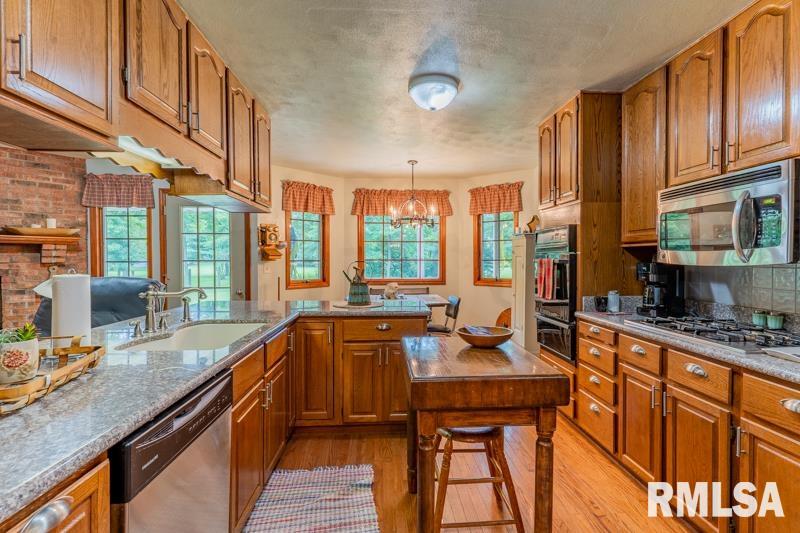 8801 West Pfeiffer Road Mapleton, IL 61547 - Photo 11 of 31