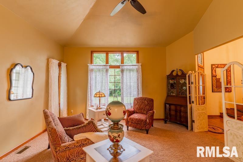 8801 West Pfeiffer Road Mapleton, IL 61547 - Photo 4 of 31