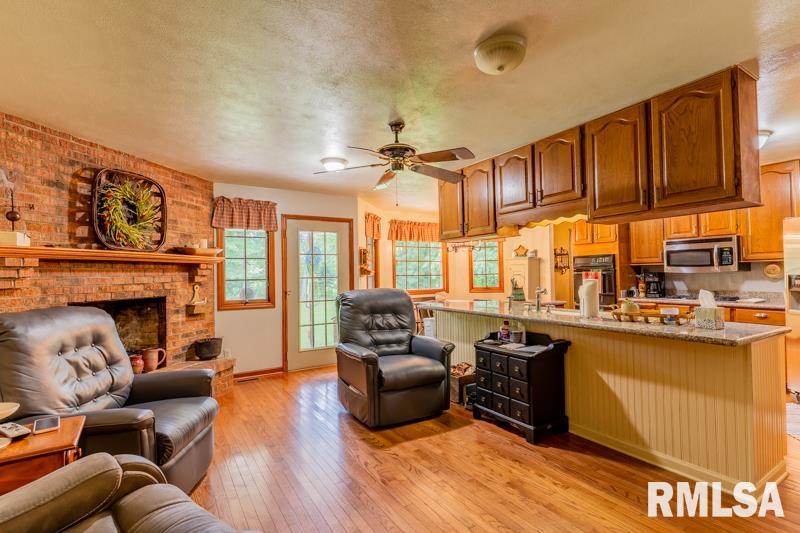 8801 West Pfeiffer Road Mapleton, IL 61547 - Photo 10 of 31