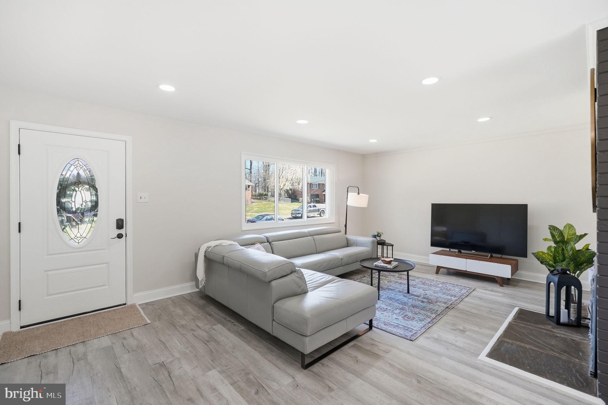 7500 Murillo Street Springfield, VA 22151 - Photo 4 of 44