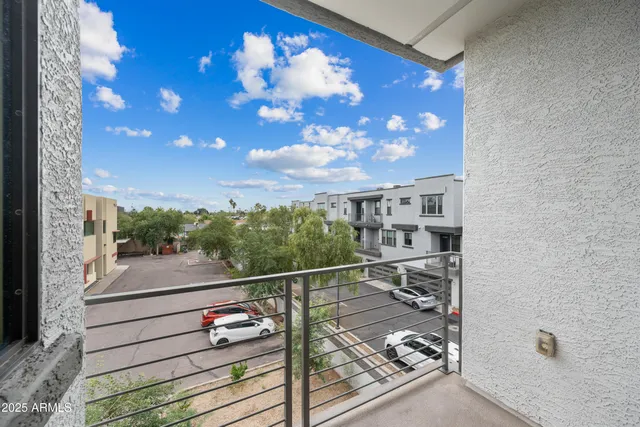 $2,695 | 2090 South Dorsey Lane, Unit 1004, Tempe, AZ 85282
