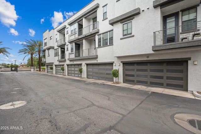 $2,695 | 2090 South Dorsey Lane, Unit 1004, Tempe, AZ 85282