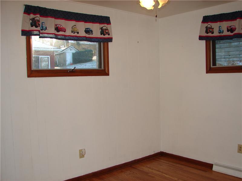 127 Parkview Road Pittsburgh, PA 15237 - Photo 20 of 25 Bedroom. Bedroom 2