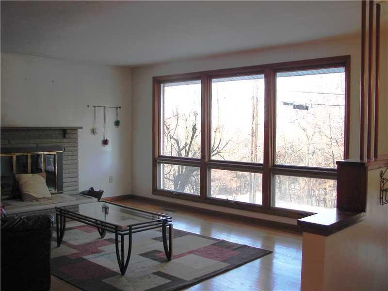 127 Parkview Road Pittsburgh, PA 15237 - Photo 5 of 25 Living Room. This main level features ample light and a wide open floor plan!