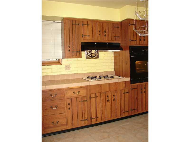 127 Parkview Road Pittsburgh, PA 15237 - Photo 10 of 25 Kitchen. This kitchen is a cooks dream with ample cabinetry!!