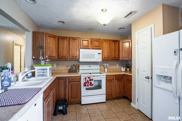 $176,000 | 5626 Silver Fox Drive, Carterville, IL 62918