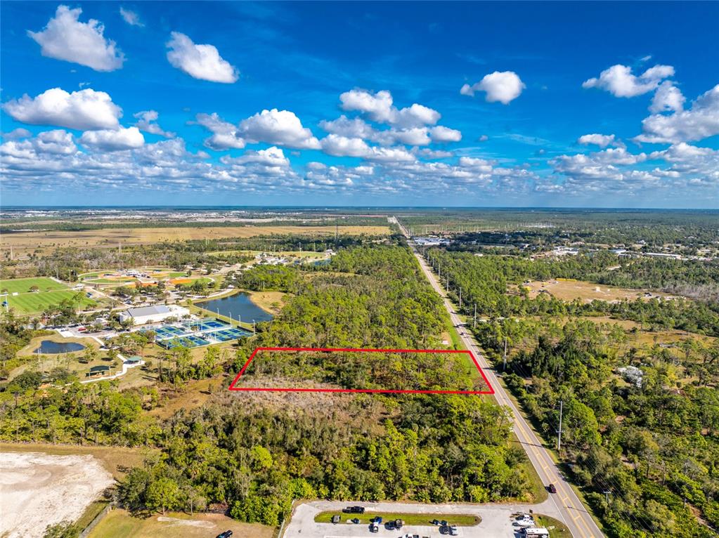 1060 South River Road Englewood, FL 34223 - Photo 4 of 14 a view of a city