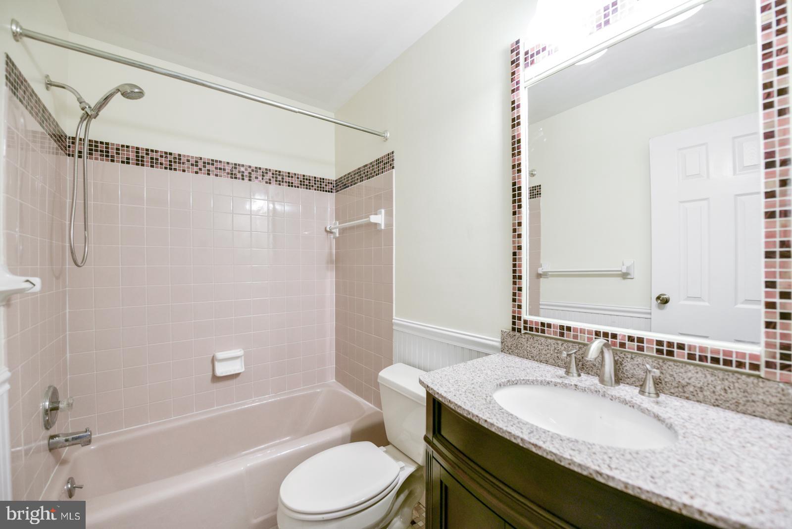 200 Campbell Circle, Unit E7 Downingtown, PA 19335 - Photo 14 of 28 Hall Bath